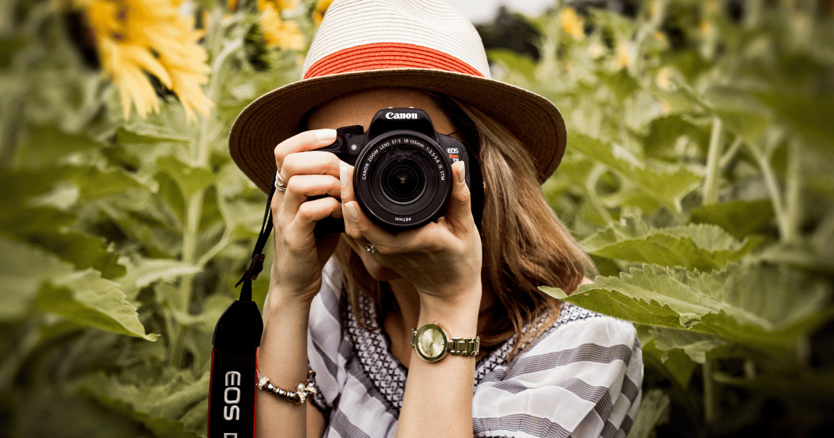 Jak zrobić zdjęcie, które przykuje uwagę? Poradnik fotograficzny