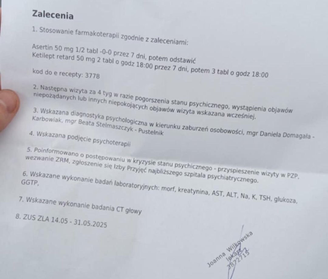 svom7BVJNYIy5zOY.jpg