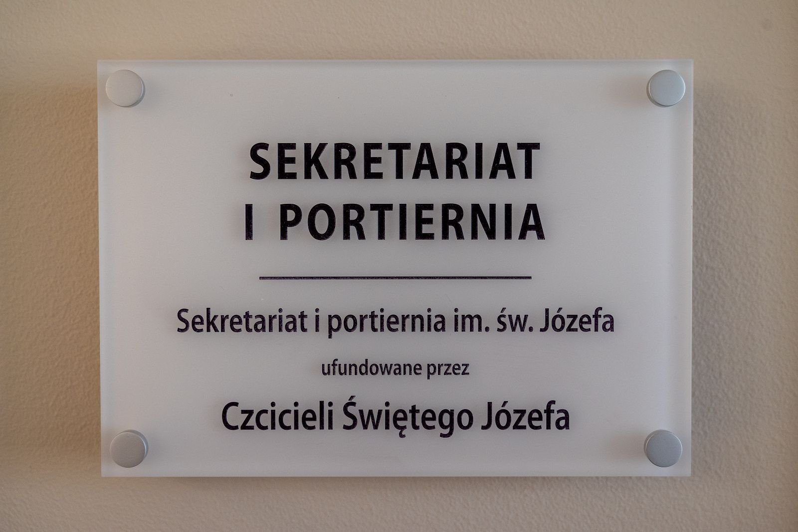 e7kwjTztzQ7GA8Ad.jpg