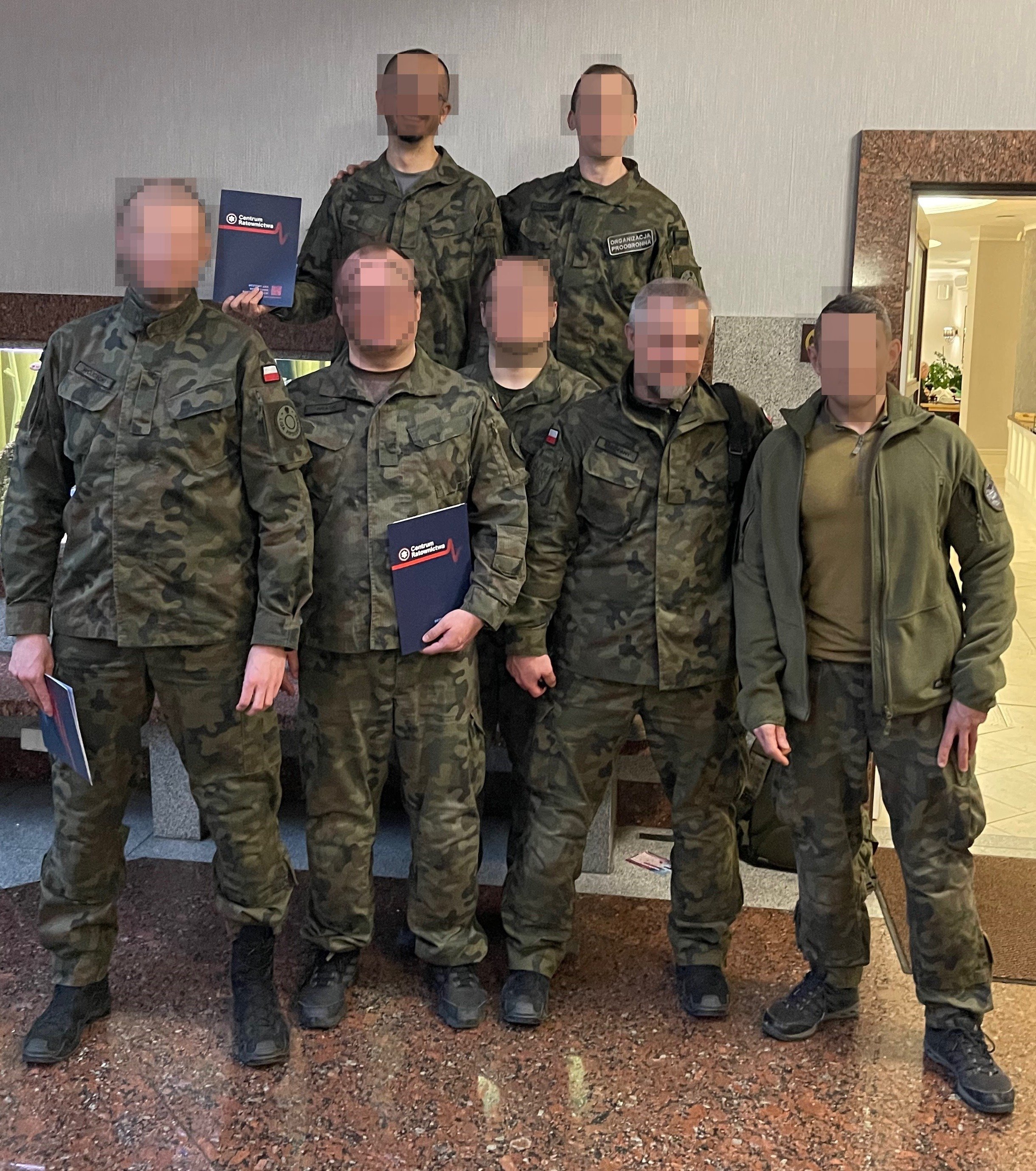 UOlxfLG7IErcTyBA.jpg
