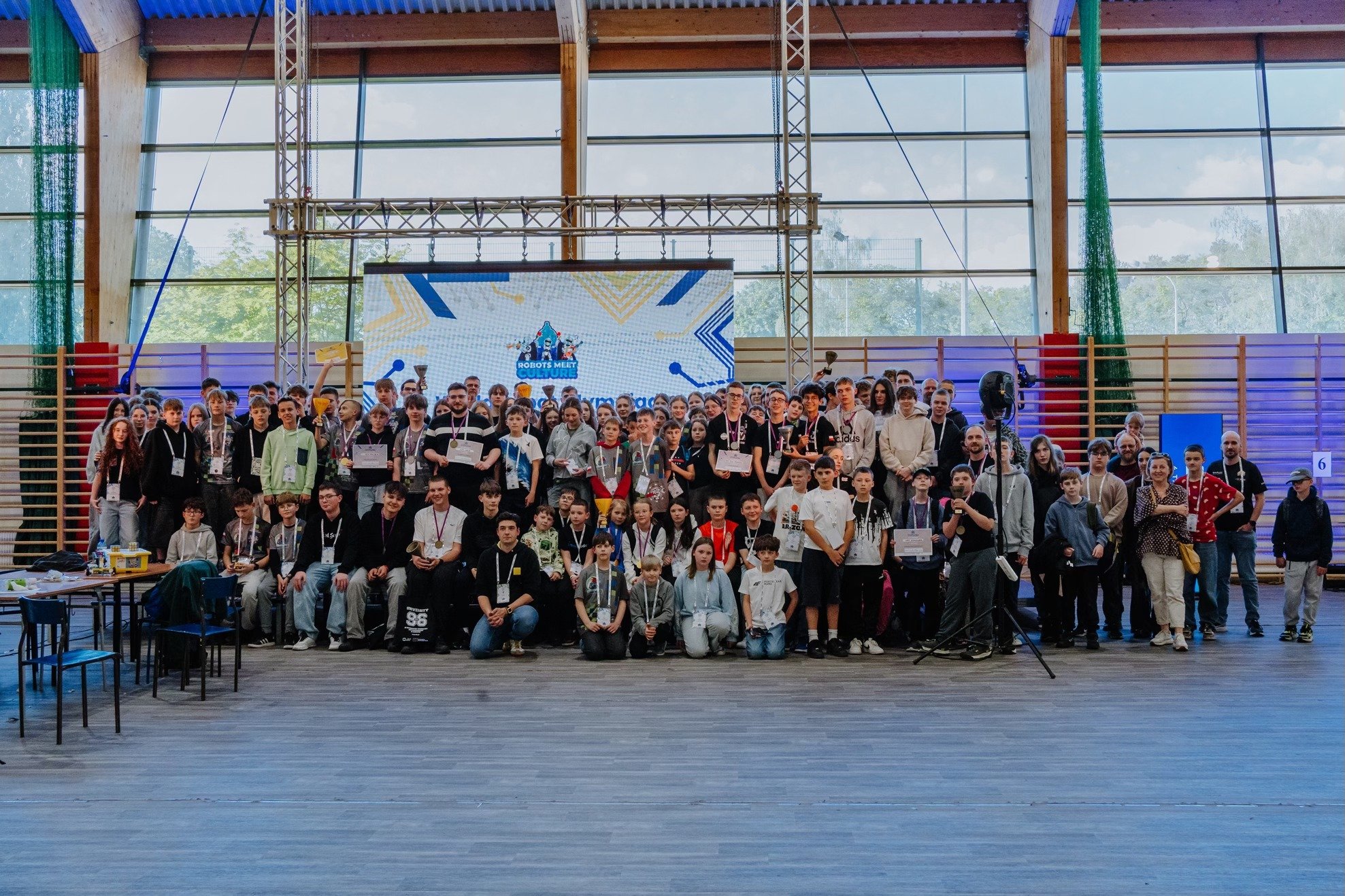 XmxwLBZw8YRtYO2J.jpg