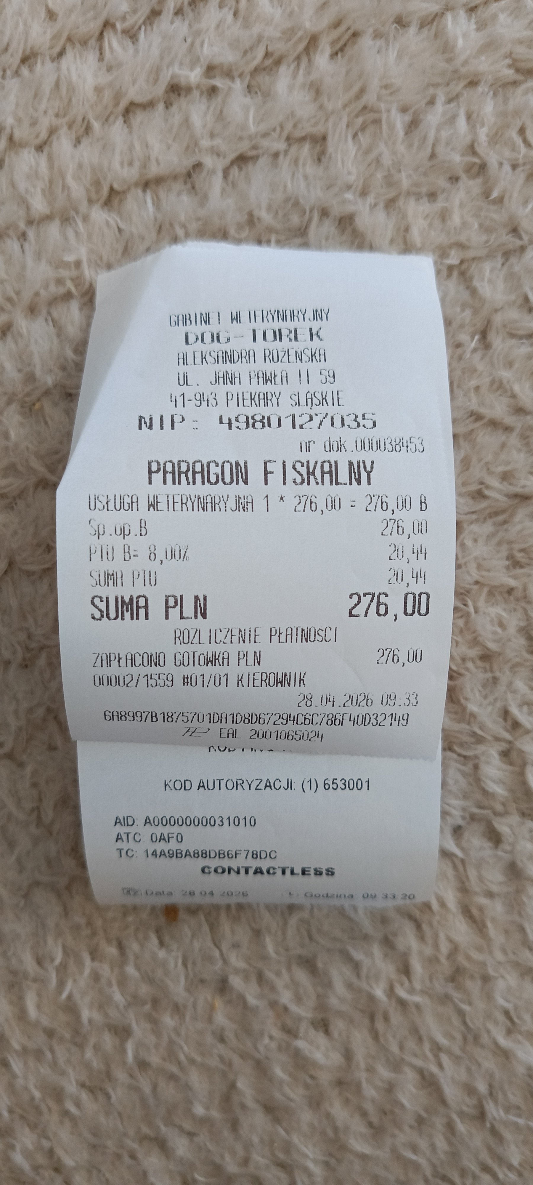 4UvEU7ncObFiKtza.jpg