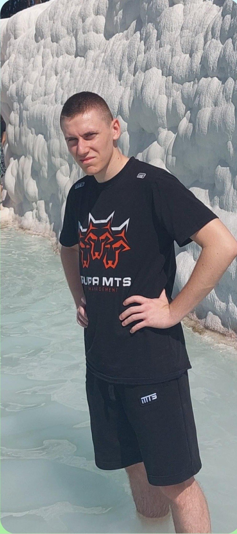 Gwa5XK8xVIMoKDxR.jpg