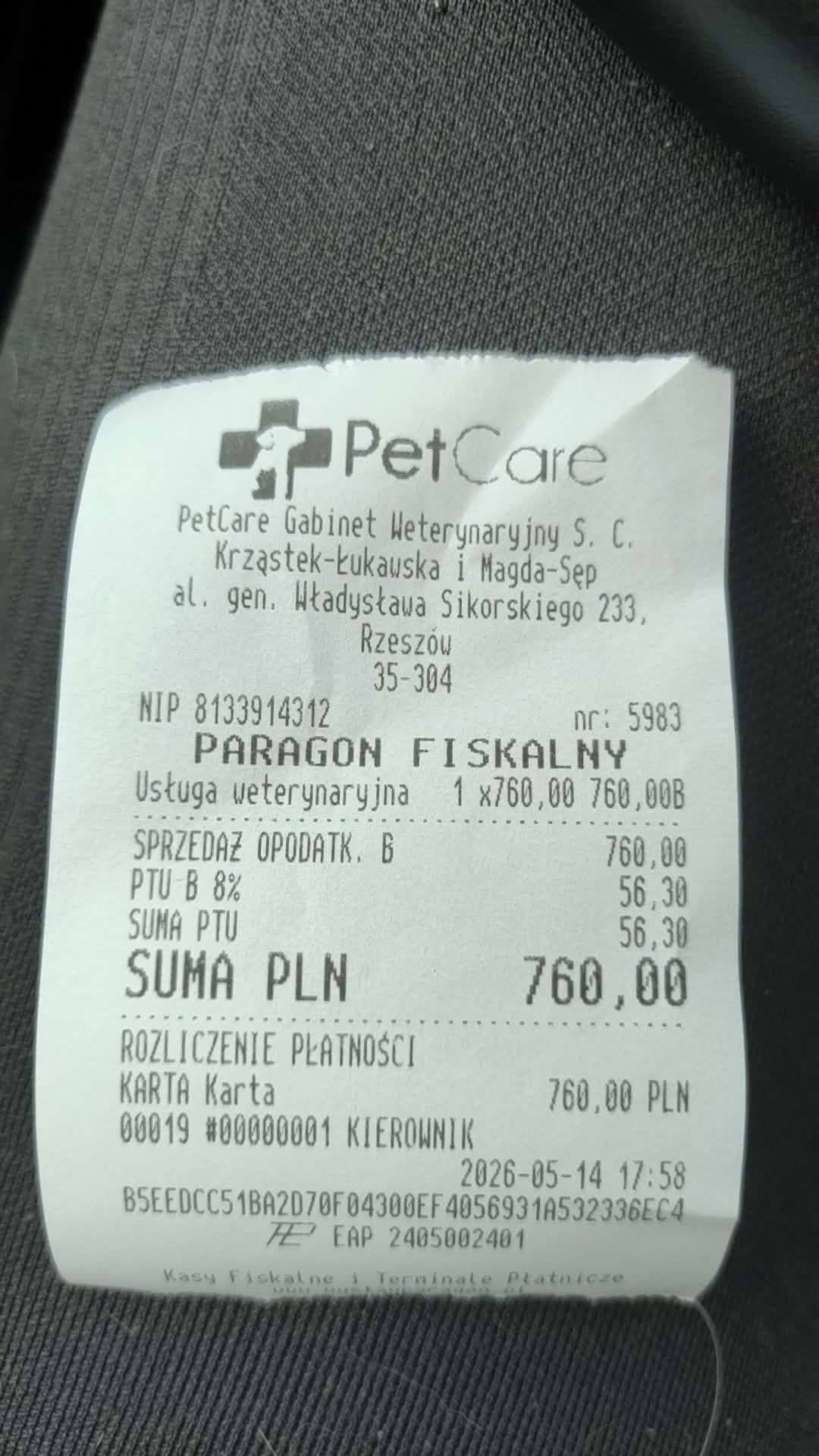 CLrhGkajla4QPlq8.jpg