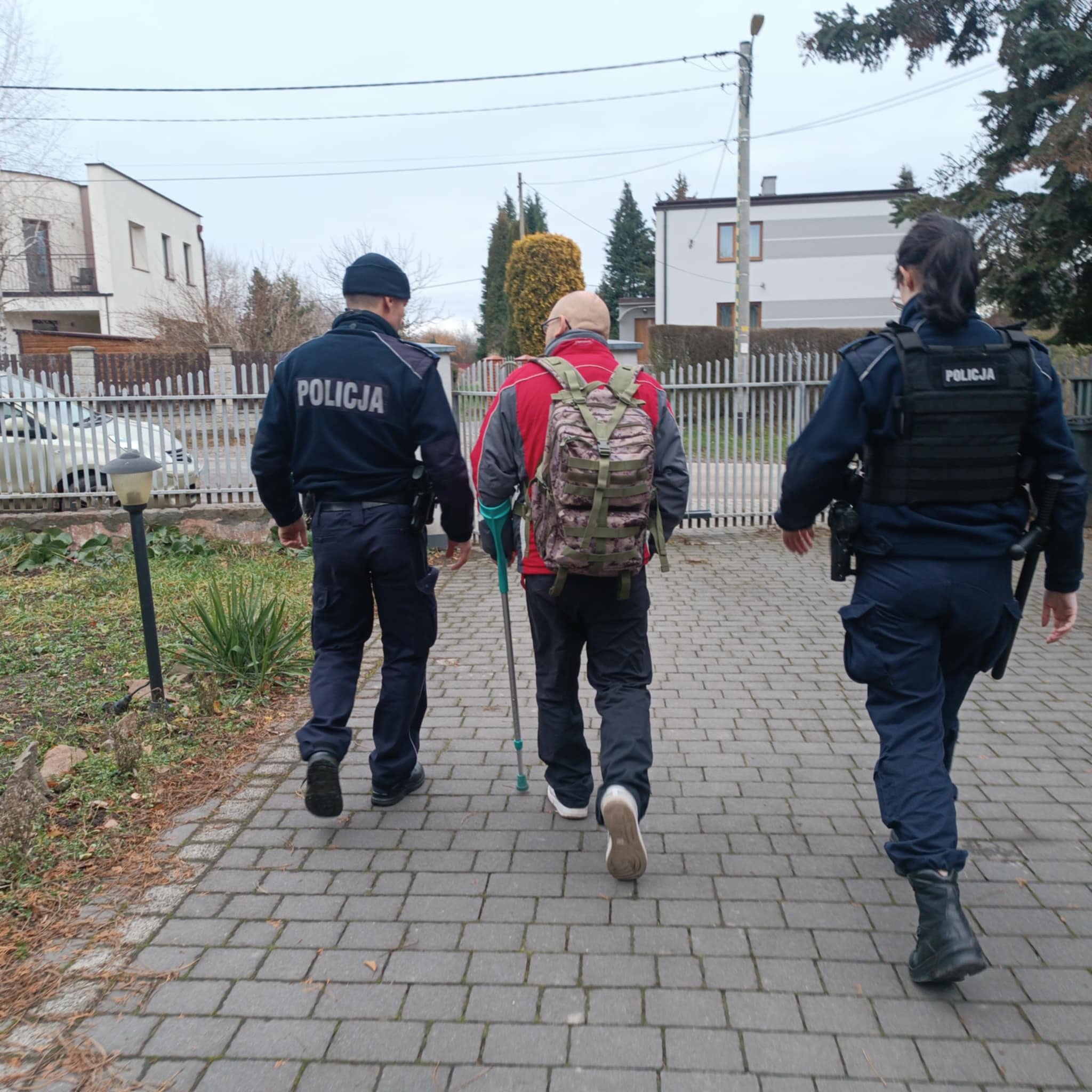 xeIGmoZV6kcB77R2.jpg