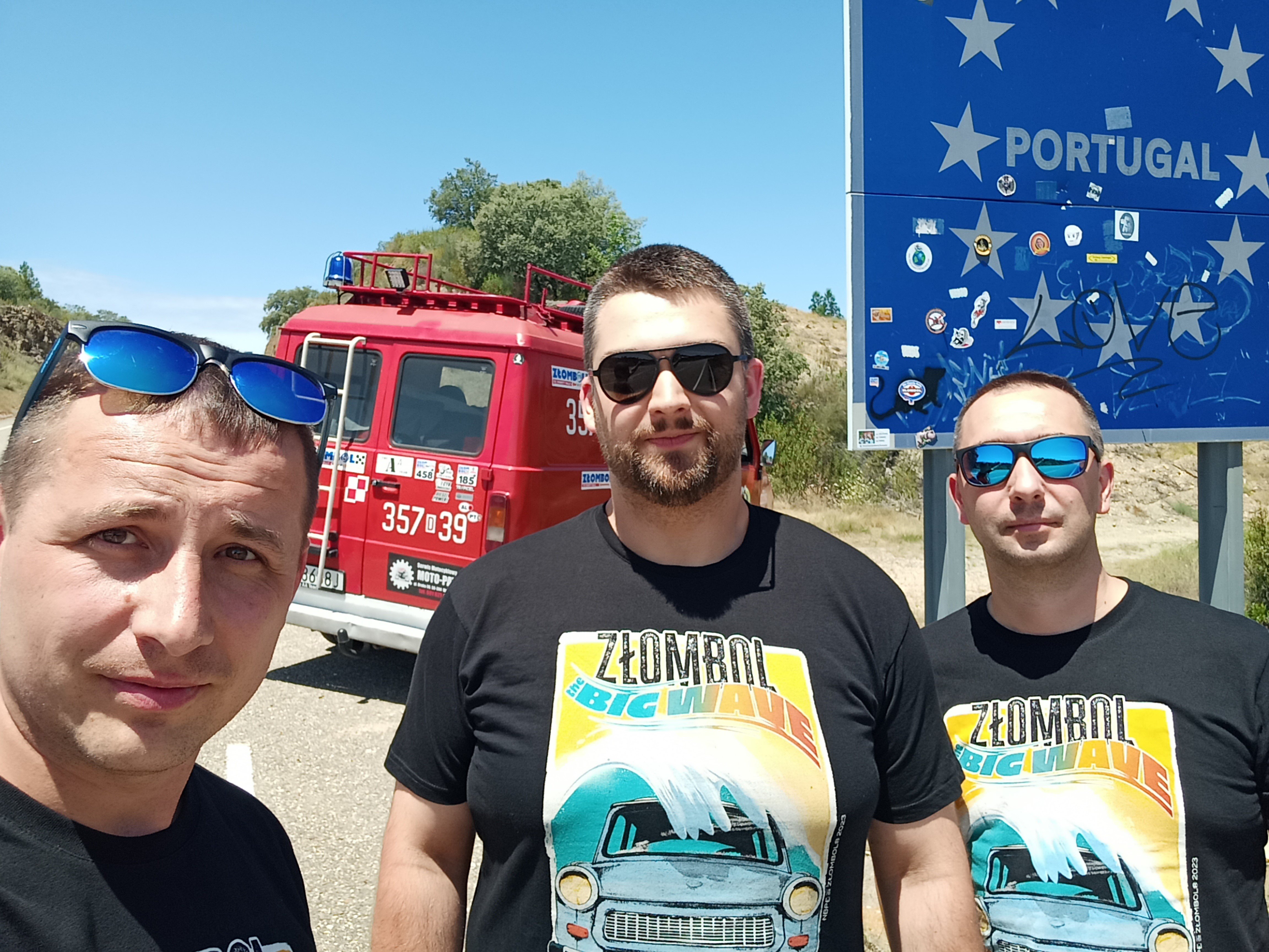 YajALEIaDecxskHz.jpg