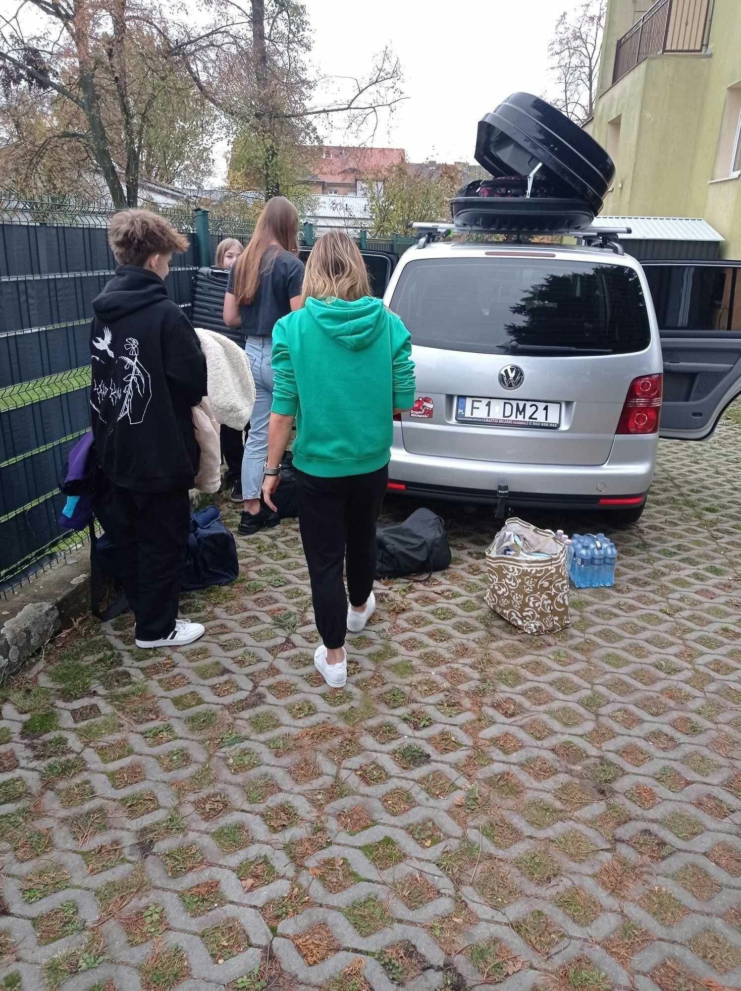 5Cx5ulDfFG8JEcGG.jpg