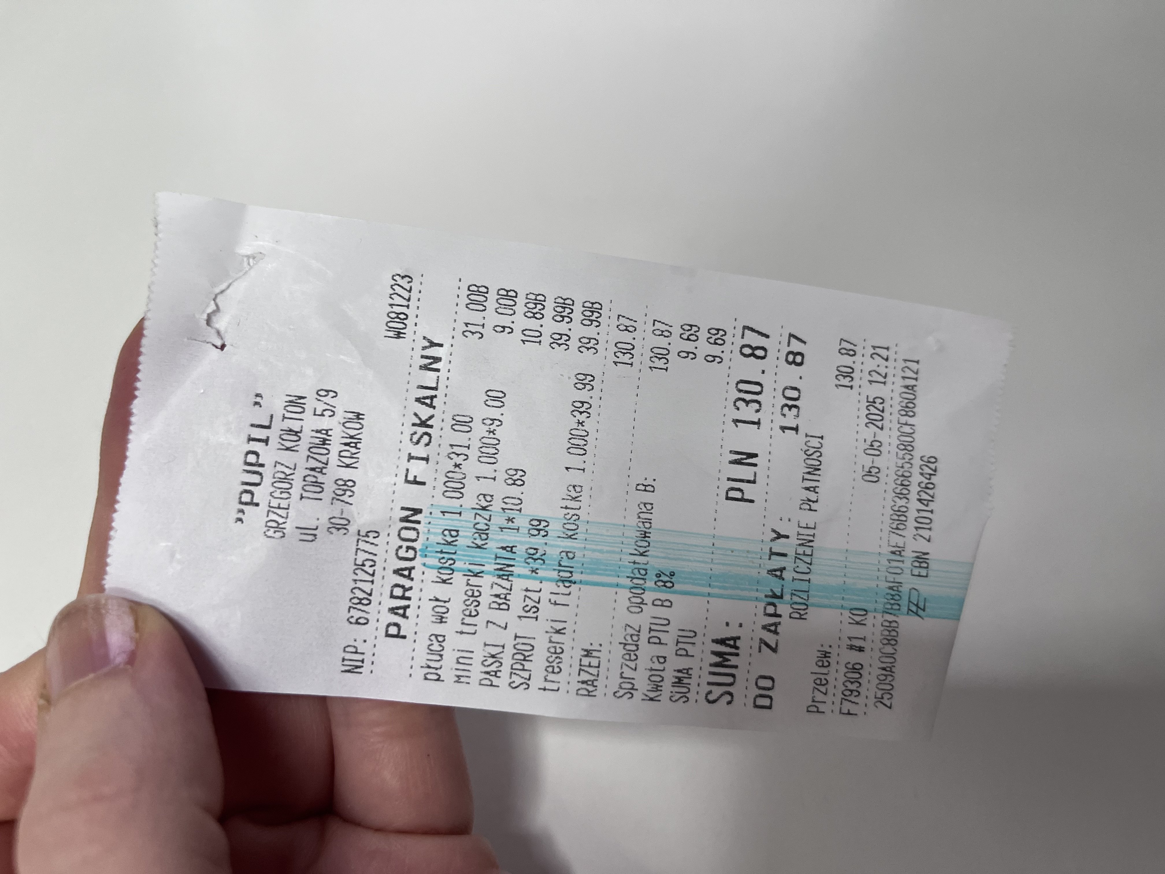 HaCibll9nDc6l6eX.jpg