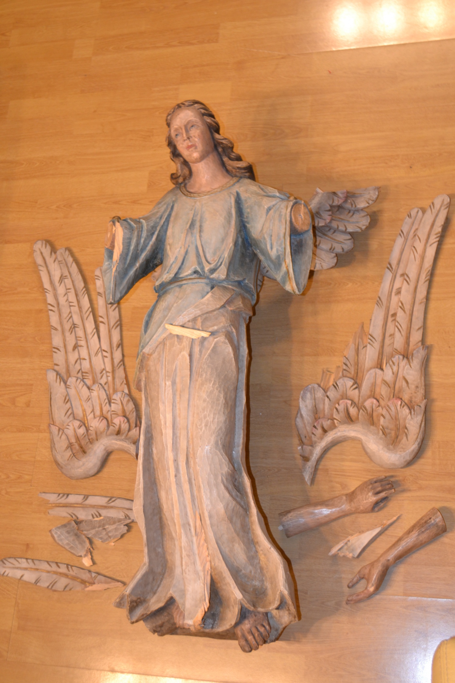 Ratujmy "upadłego" Anioła z Kłodzkiej szopki. zrzutka.pl