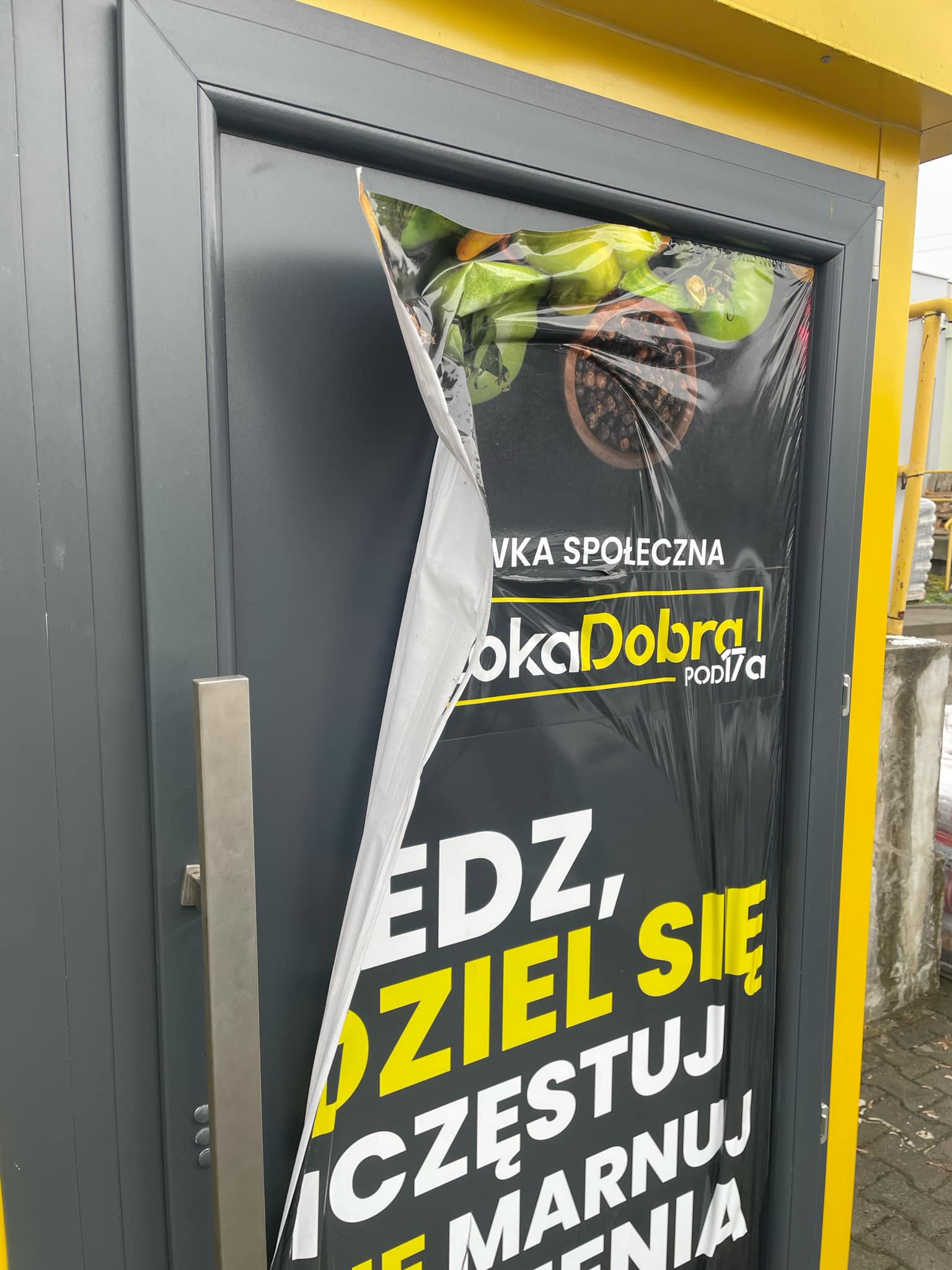 bqzsW1B1WQHQuWXF.jpg