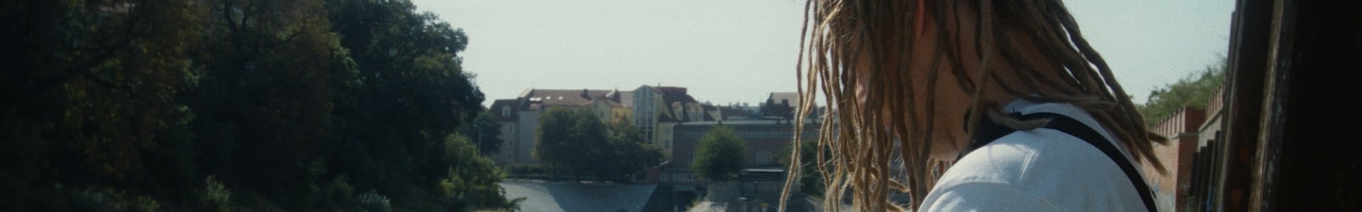 5lq567x1auPKwLt7.jpg