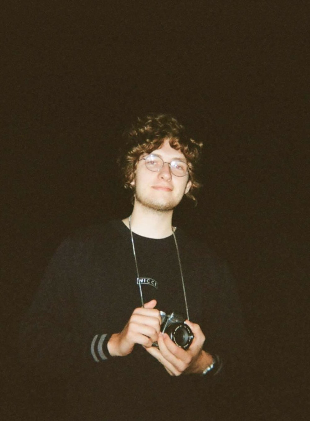 BZxfyVct1UH4pX6J.jpg
