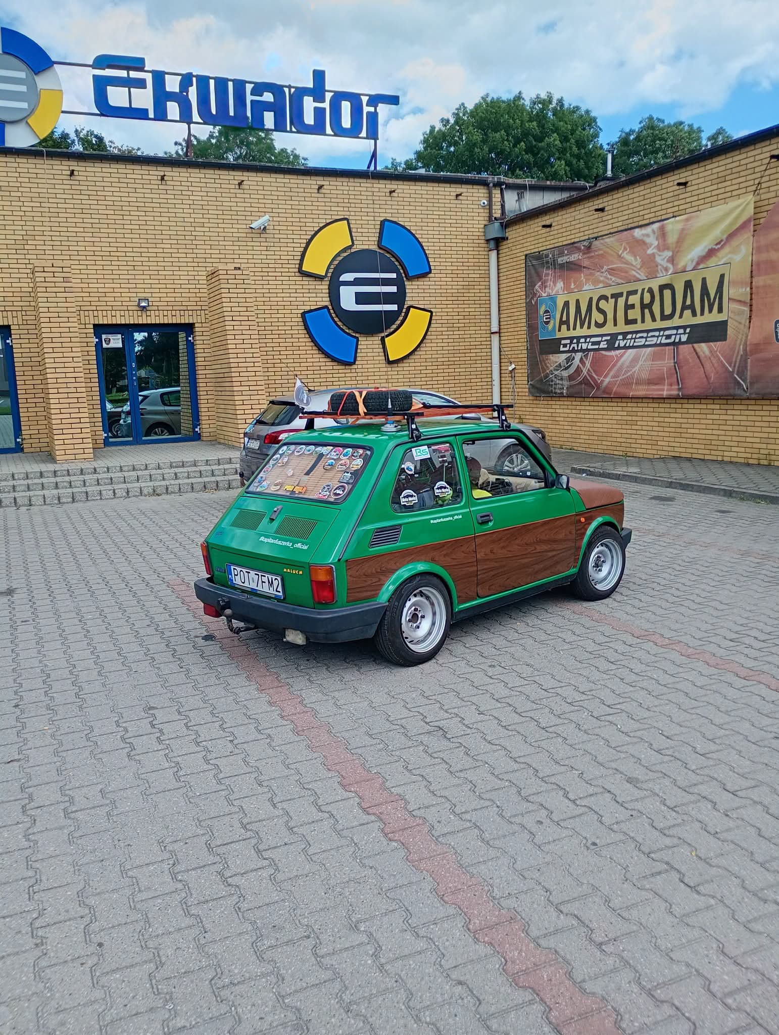 aVzldz6KcXKL278g.jpg