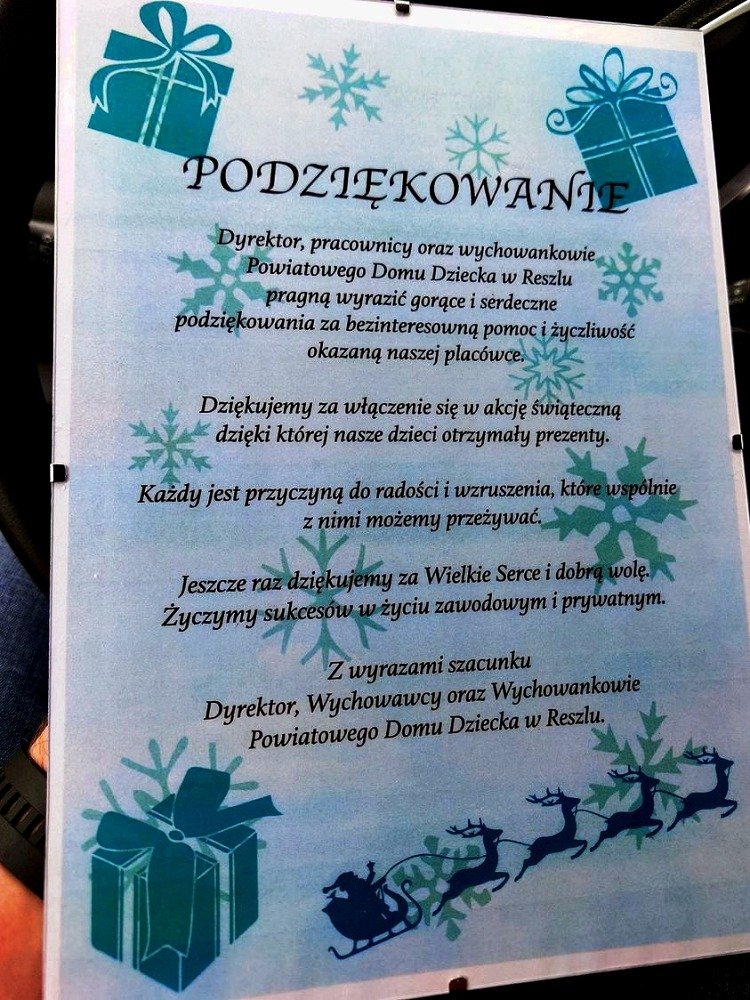 F59lhaqG1AcKQDJo.jpg