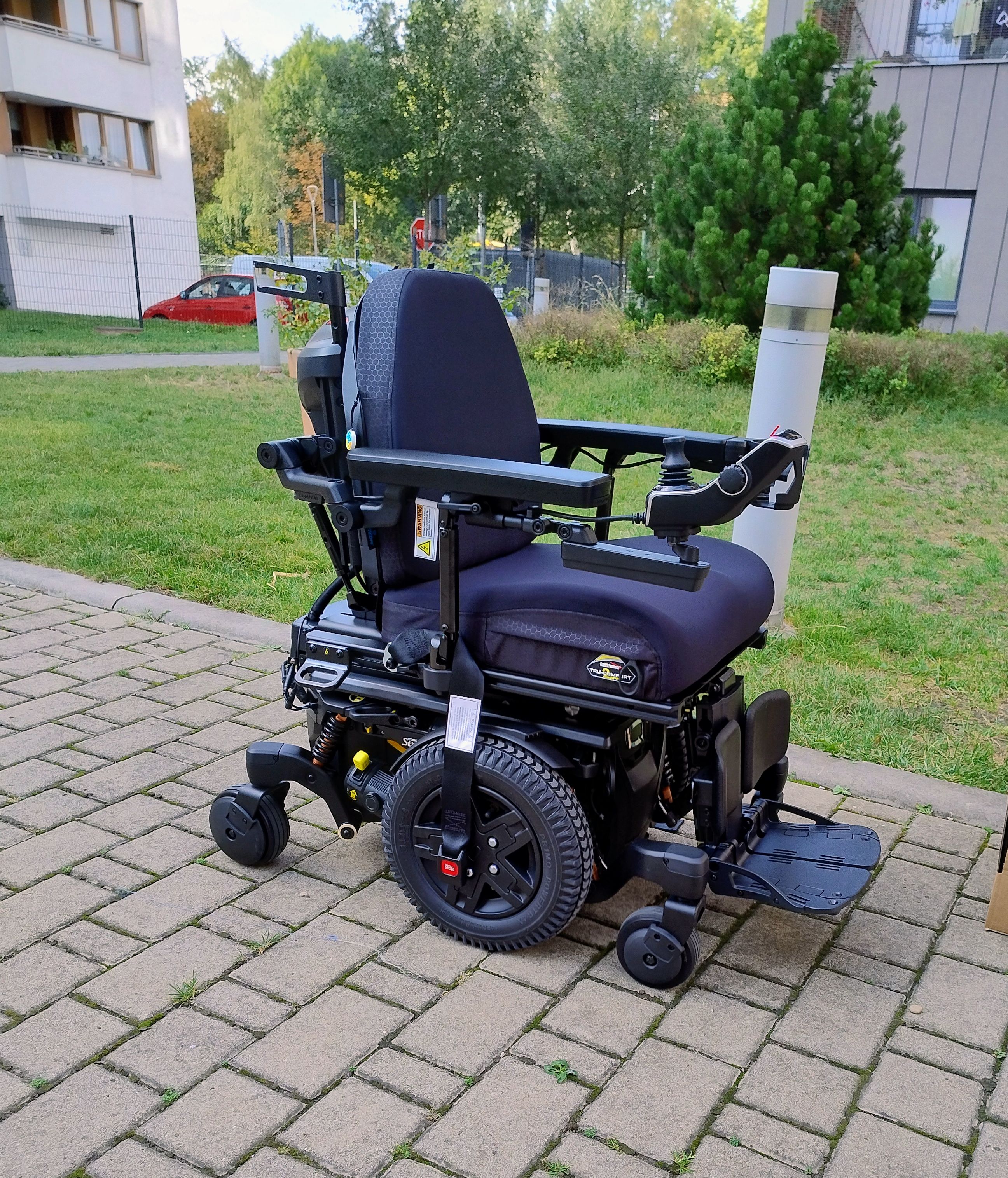 VMasJkApp9m7lIBb.jpg