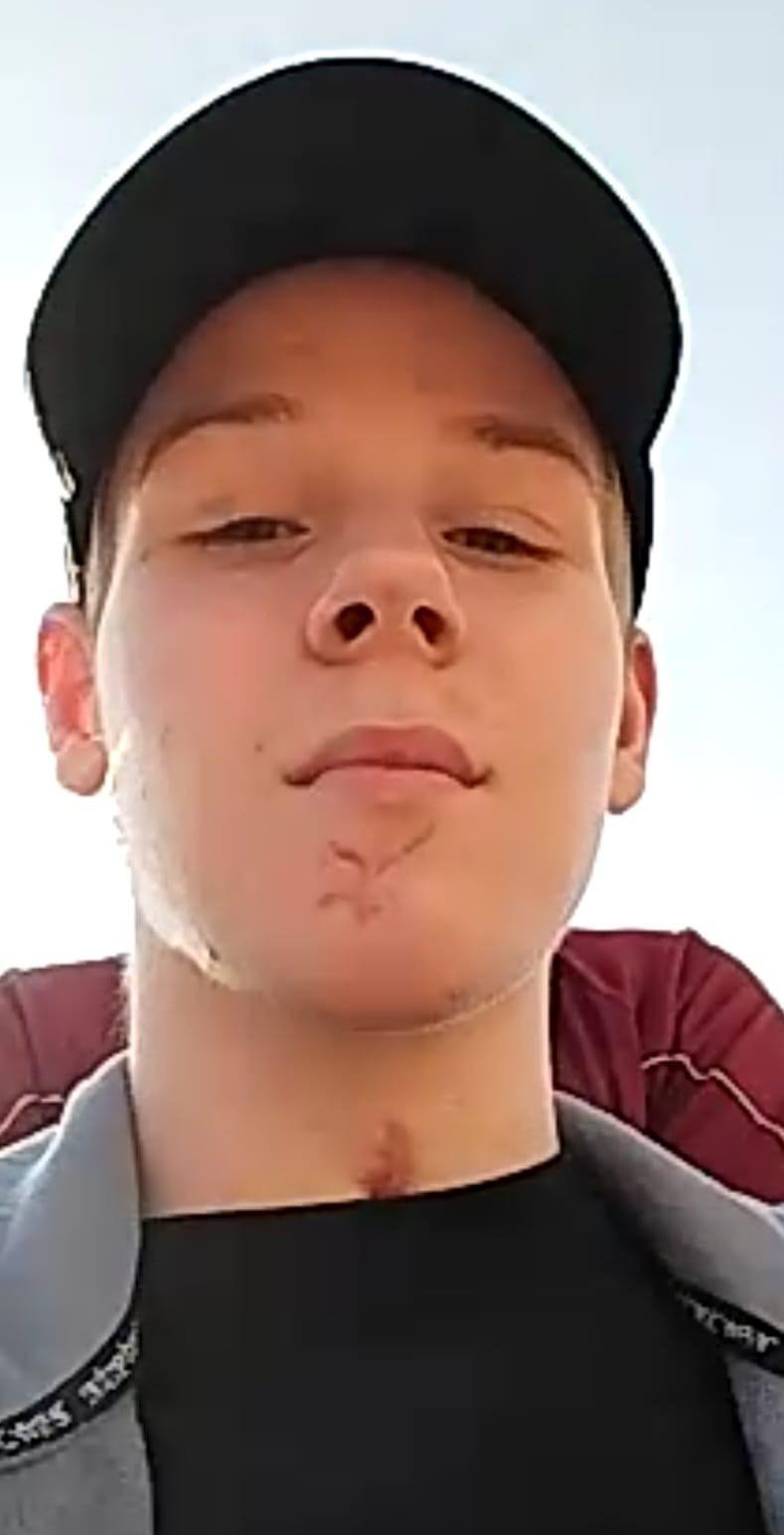 TJD9EFYNvy2Scuy4.jpg