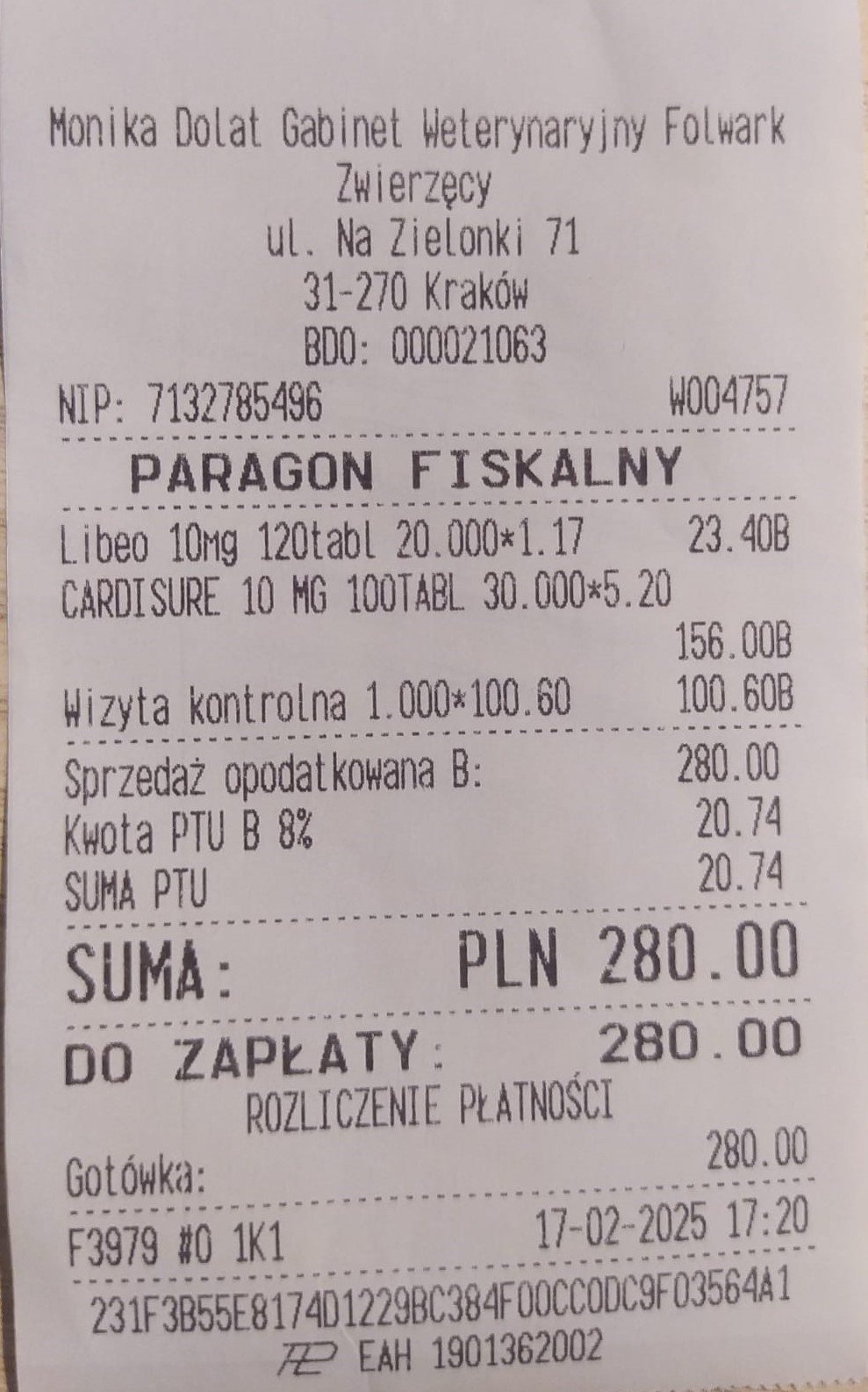phfYXqeae7JErINi.jpg