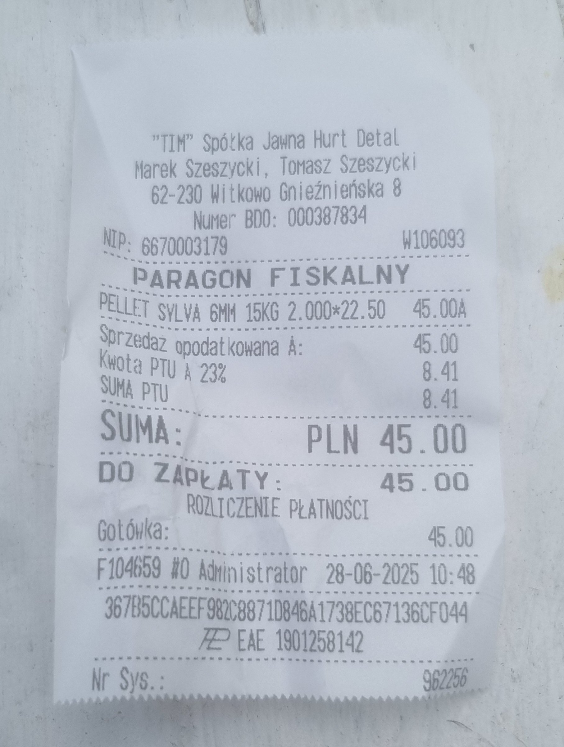 5xos1yNNlPnRZg9h.jpg