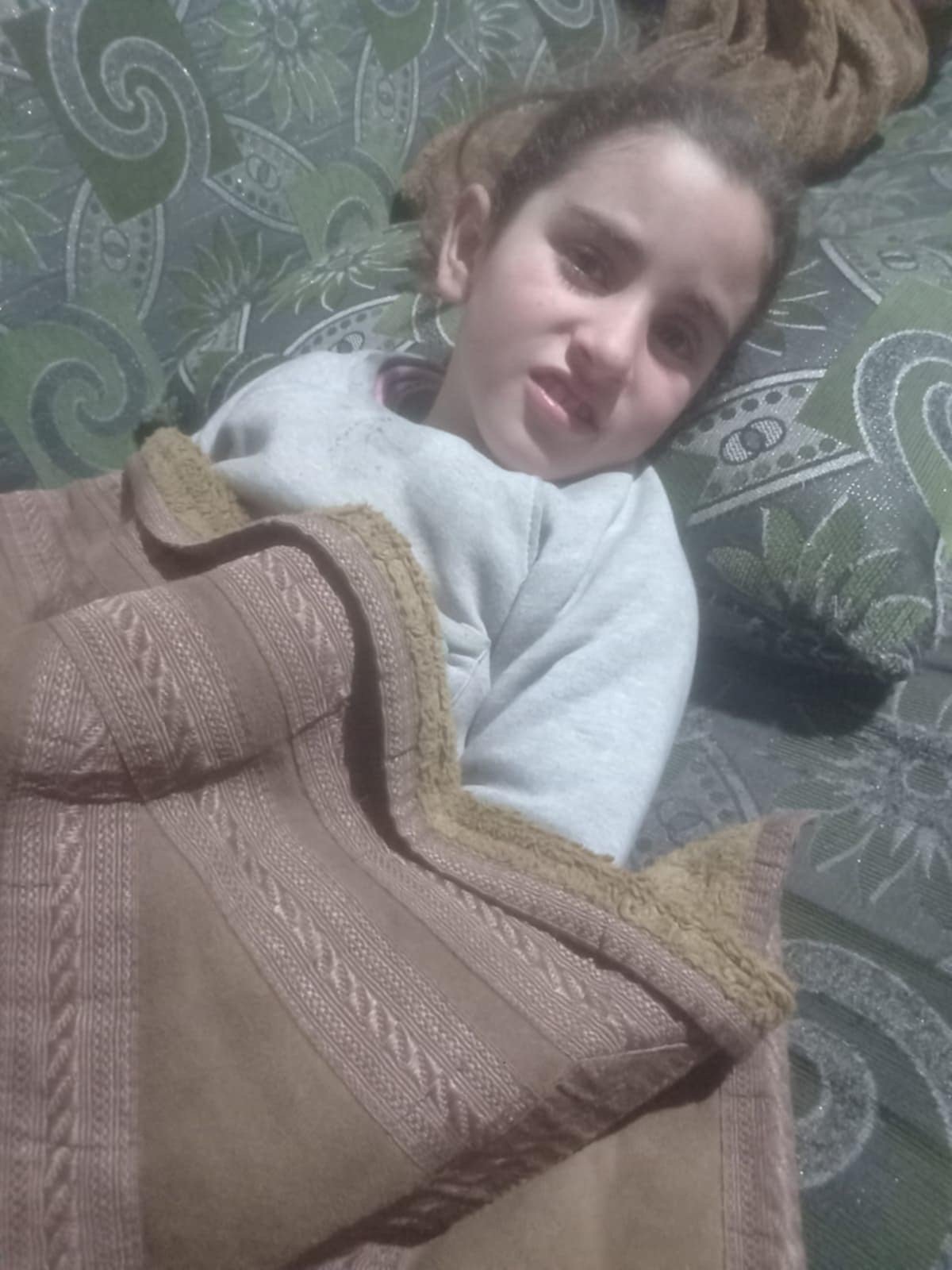 AhneP8yQlY8bBW5x.jpg