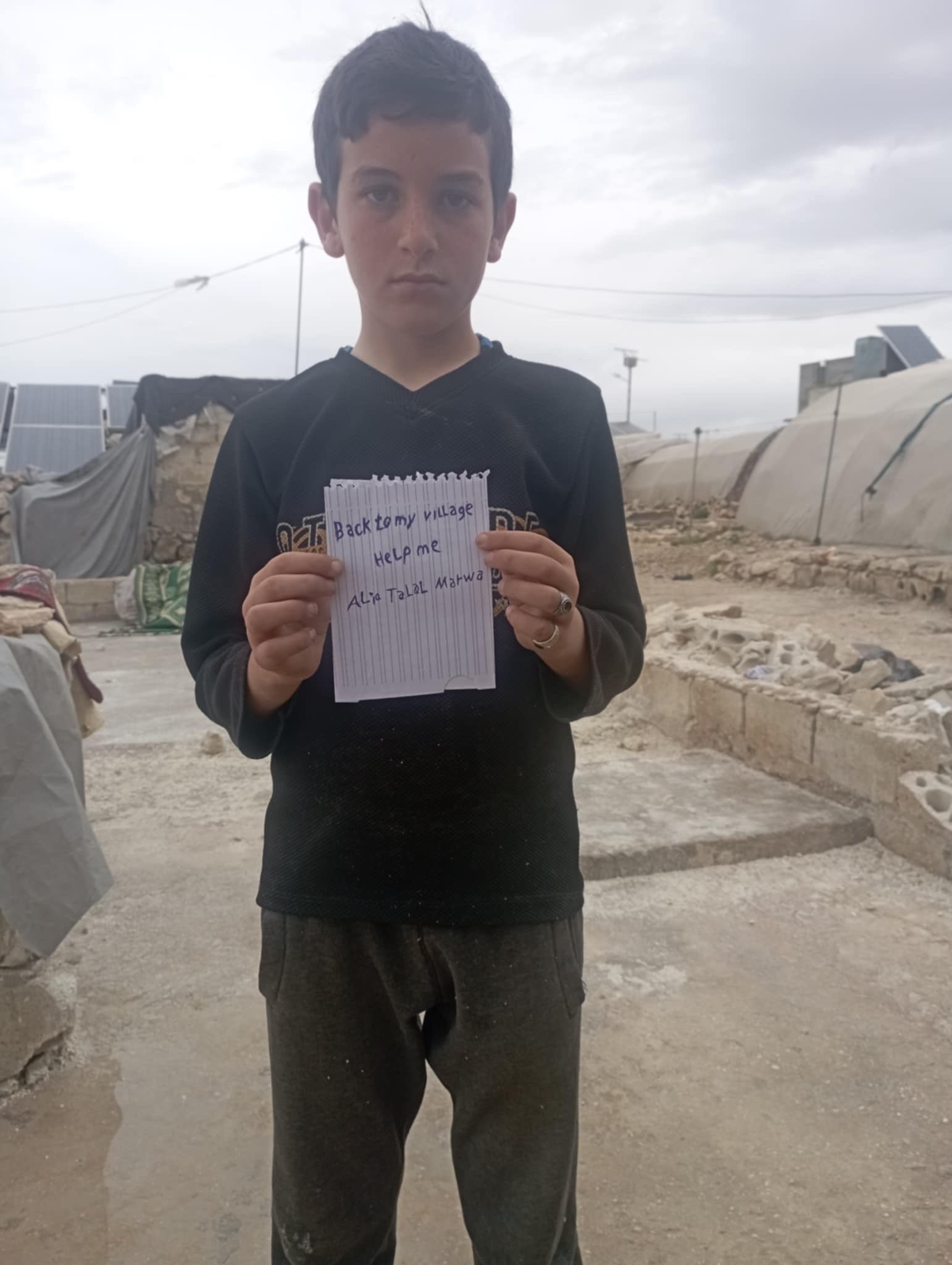 S9ik9YuD7EafYEL4.jpg