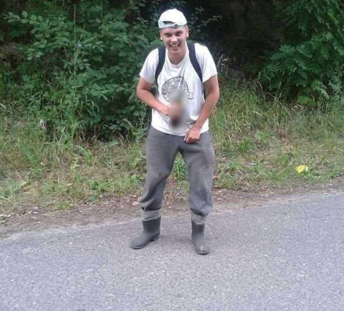 iaXaxj2bgdkbAMgH.jpg